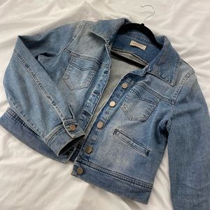 Cropped jean jacket 🦋